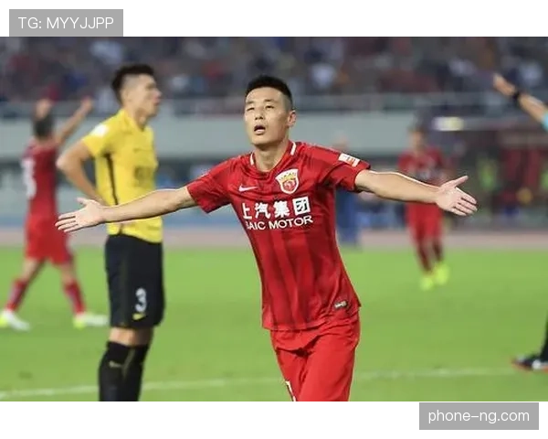 武磊中午在小巷买便当，傍晚就坐进私人候机室，我这心态瞬间崩了